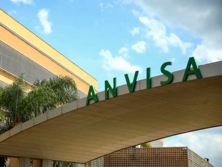 Anvisa proíbe 12 produtos de limpeza e determina retirada dos itens do mercado