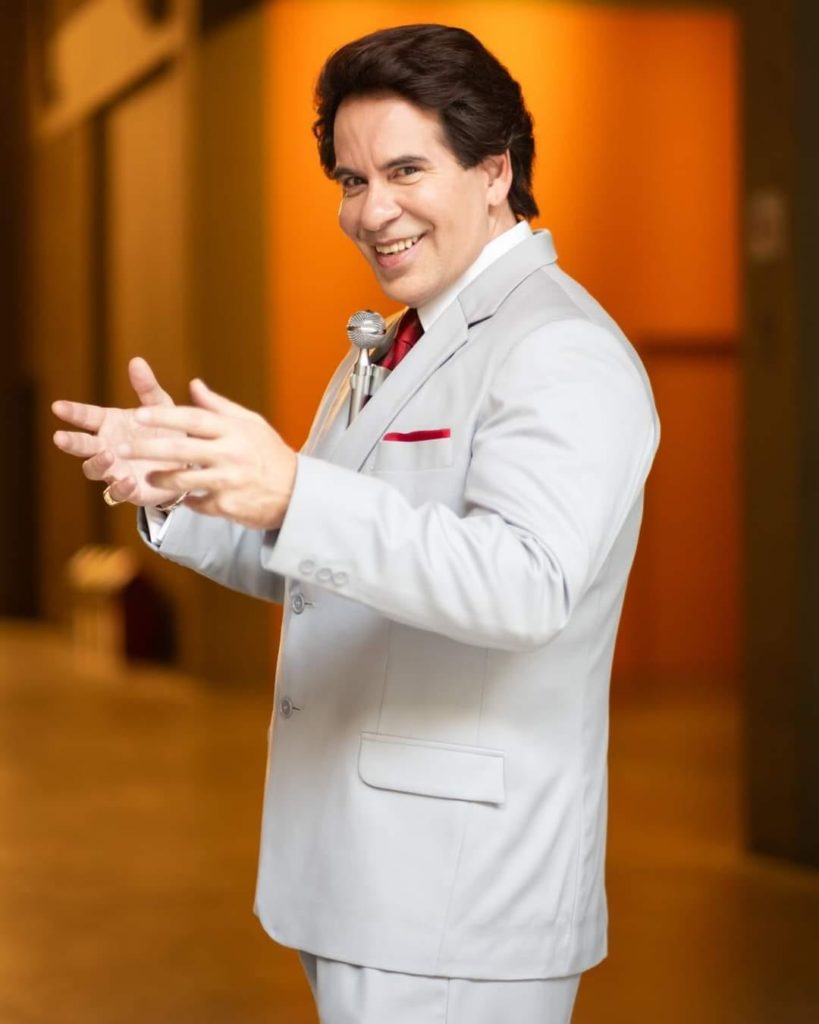 Leandro Hassum assume o desafio de viver Silvio Santos em nova cinebiografia