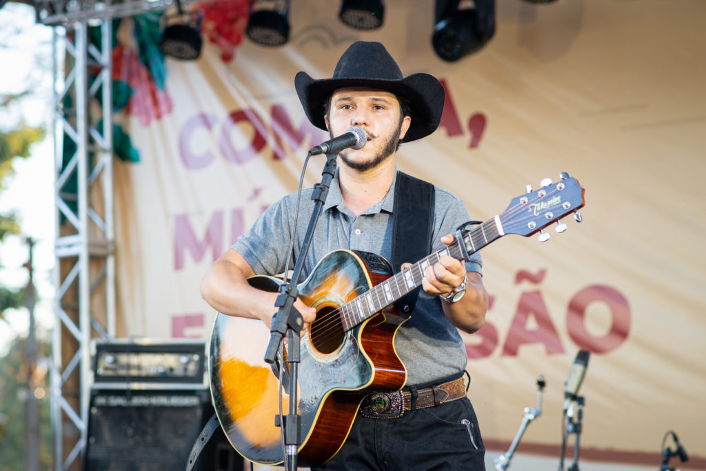 Concurso Sertanejo Teodoro e Sampaio acontece no Palco Sunset da Expo Londrina 2025 e deve atrair artistas de toda a região