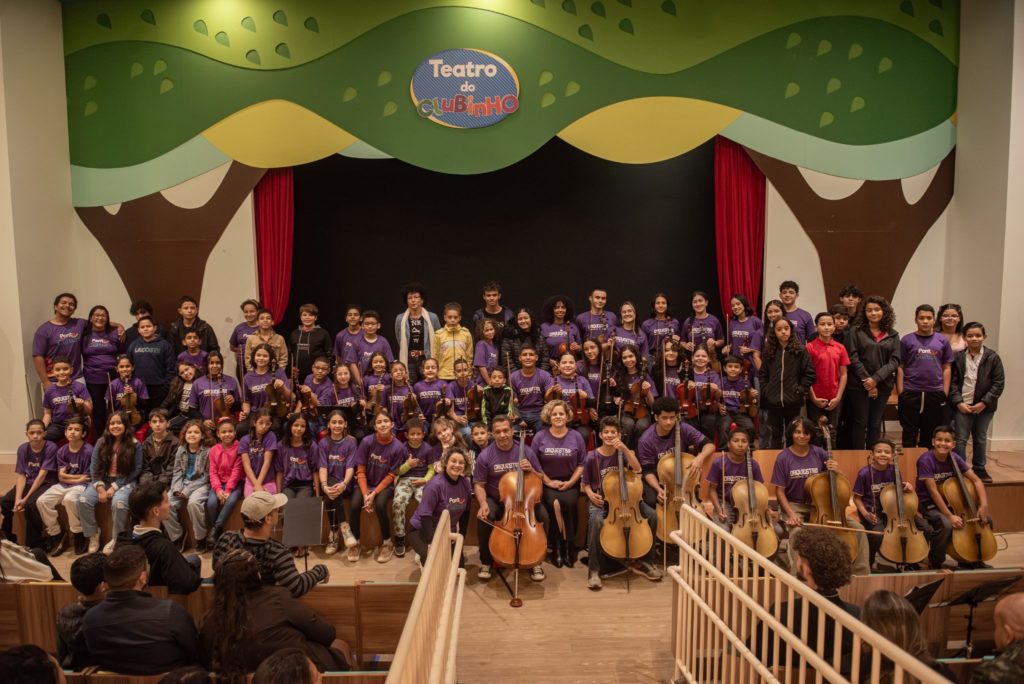 Emoção e aplausos marcam a primeira apresentação da Orquestra Corre no Londrina Norte Shopping