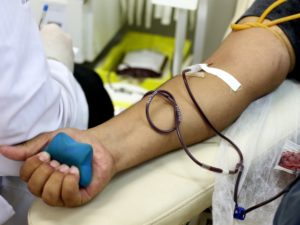 Fenômeno Global da Música Mobiliza Jovens em Campanha Nacional Pela Doação de Sangue